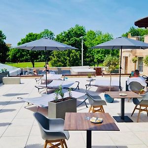 Ce Plaza Hotel